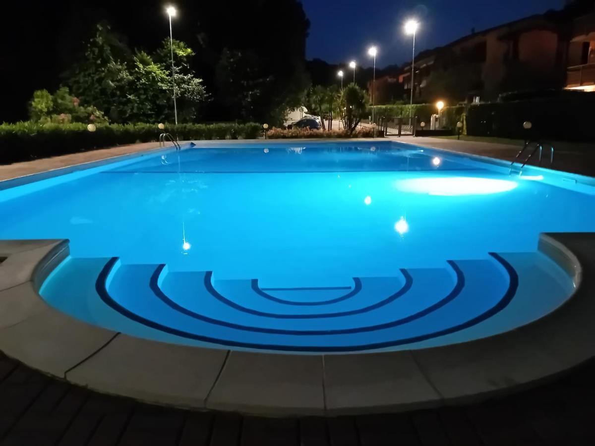 Апартаменты Casa Adela Дезенцано-дель-Гарда Экстерьер фото
